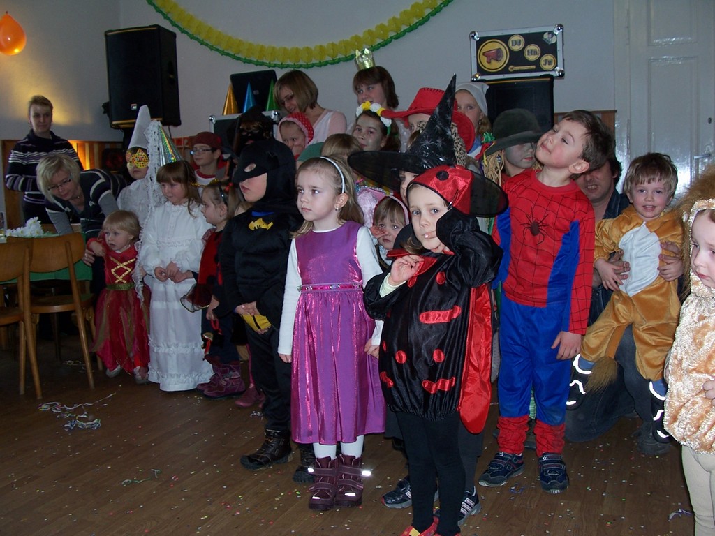 Dětský karneval 2010 (4).JPG