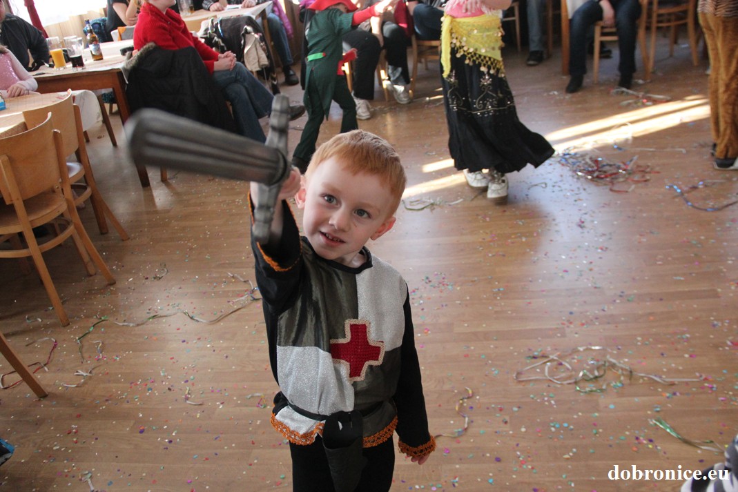 Dětský karneval 2013 (106)