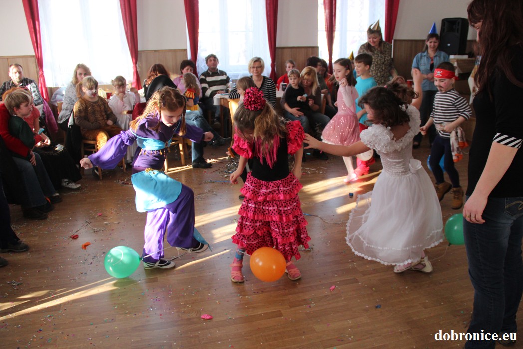 Dětský karneval 2013 (125)