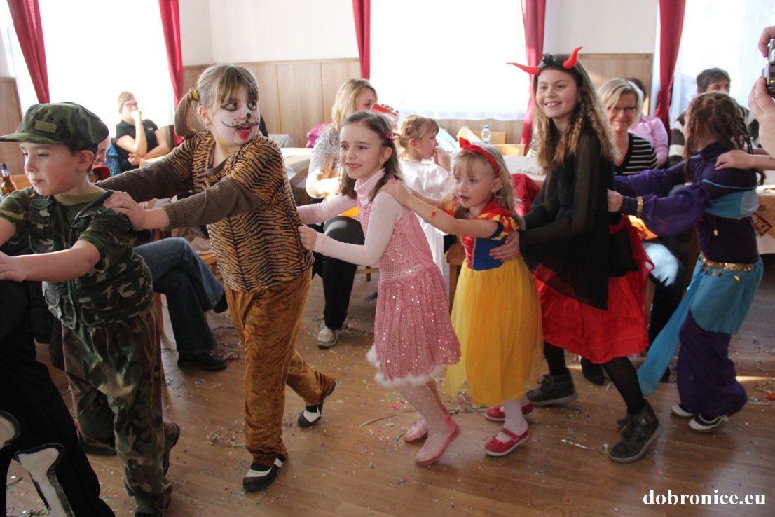 Dětský karneval 2013 (147)